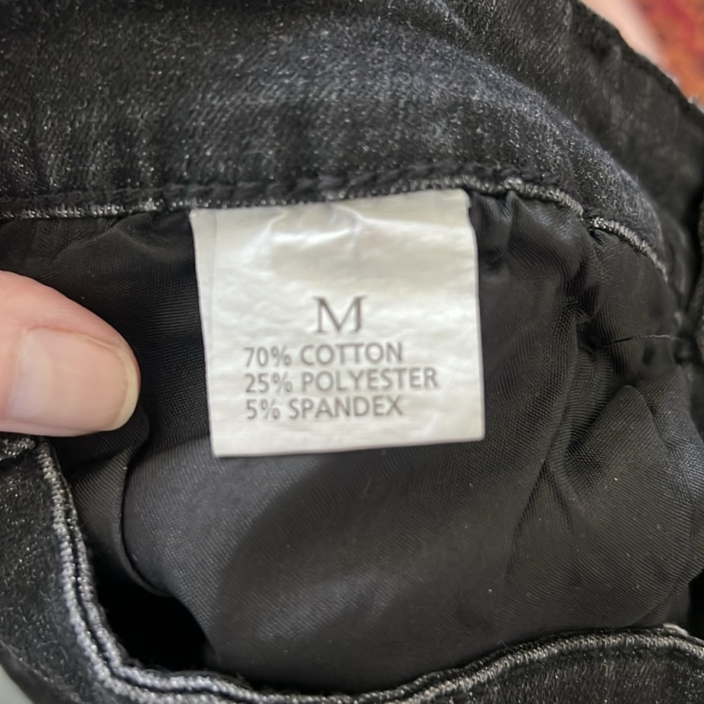 Shorts - Picture 3 of 4